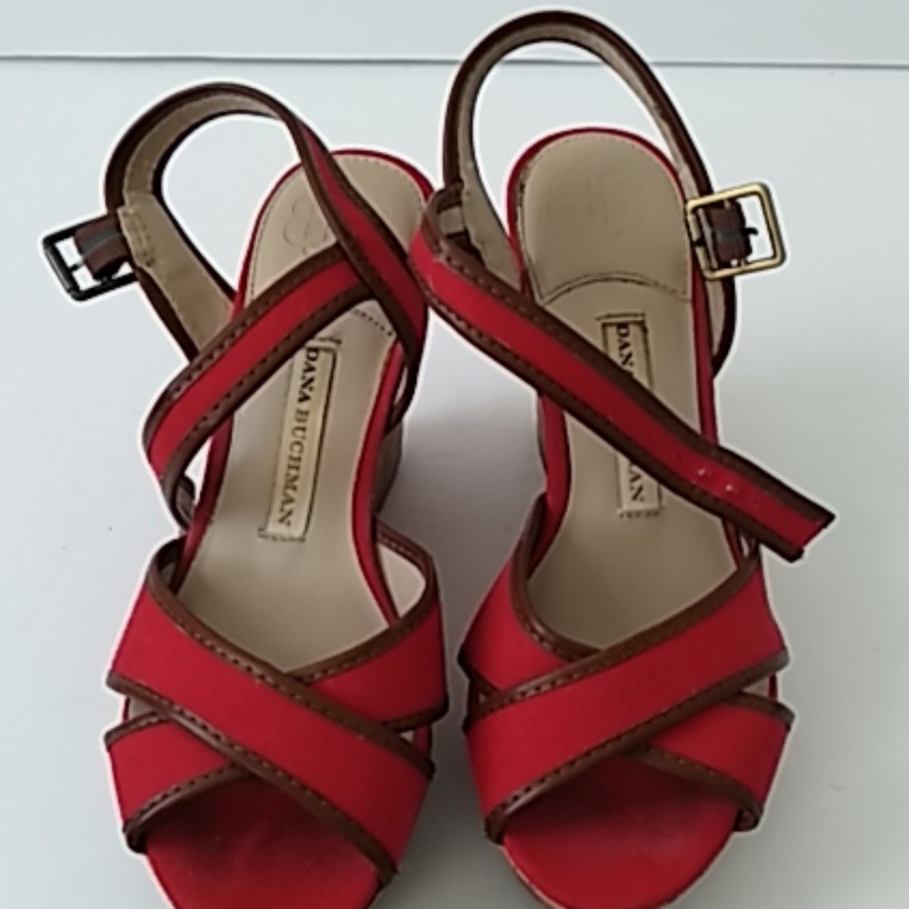 Dana‎ Buchman red canvas strap on size 7 sandals